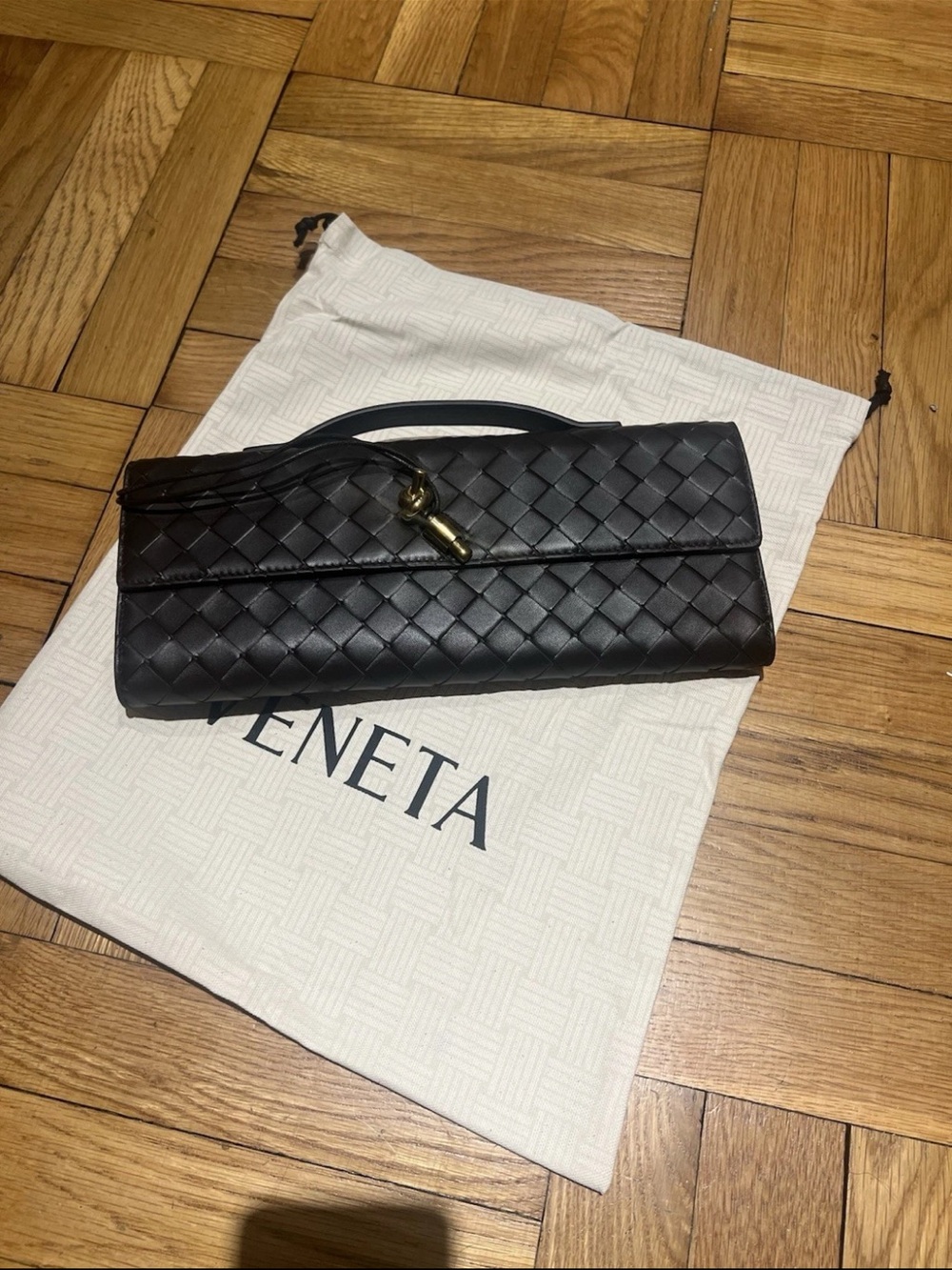 Bottega Veneta Intrecciato Andiamo Top Handle Clutch Fondant Brand New